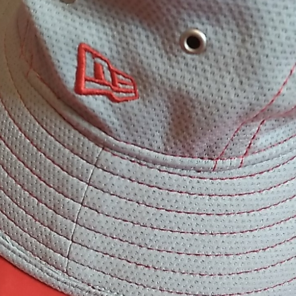 🥰 2 for $40 MLB SHIRT & HAT 🧢 ⚾️ - Picture 7 of 12